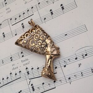 Elegant Gold Pharaoh Pendant